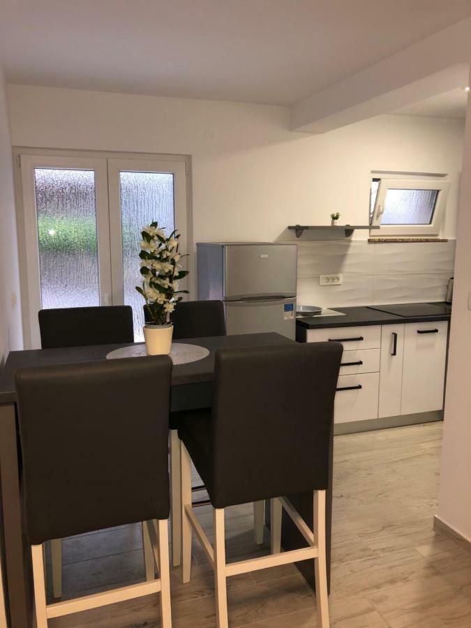 Apartmans And Rooms "Slavica" Novalja Zewnętrze zdjęcie