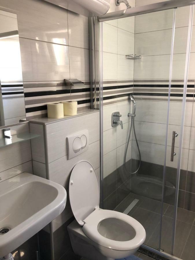 Apartmans And Rooms "Slavica" Novalja Zewnętrze zdjęcie