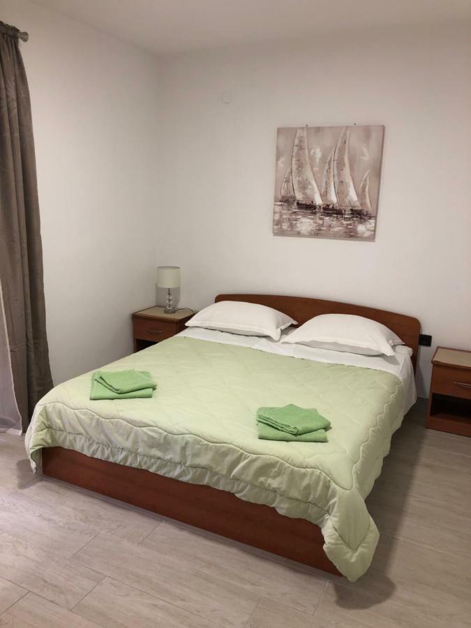 Apartmans And Rooms "Slavica" Novalja Zewnętrze zdjęcie